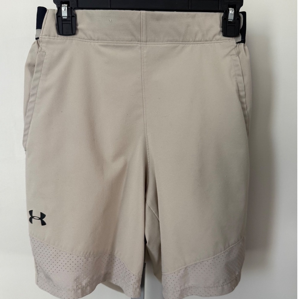 Under Armour Mens HeatGear Fitted Athletic Training Shorts Beige